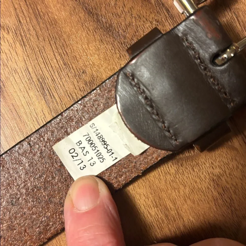 Banana Republic Mens Classic Brown Leather Belt with Silver Buckle - 36